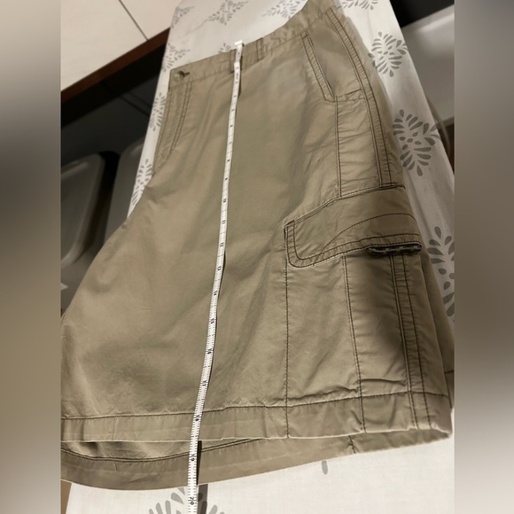 Columbia Women’s Cargo Shorts Size 16 - Picture 7 of 9